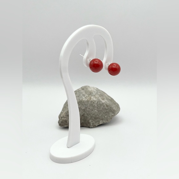 RED SHELL PEARL STUD EARRINGS - Picture 4 of 10